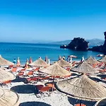Mana Εξαμίλιο