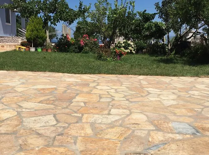Mana * Ksamil